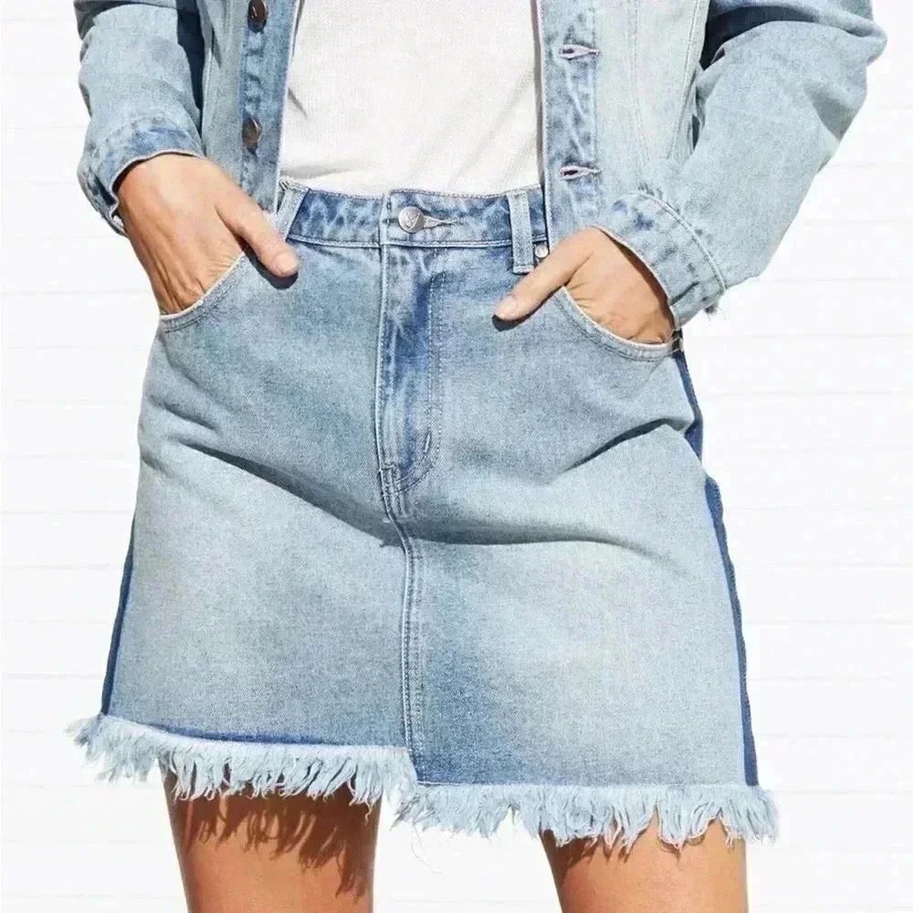 MPD Womens Light Wash Denim Skirt Size M Jean Skirt Raw Hem.